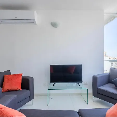 Bnbnova - Lovely Saint Julian 3br 2ba With Terrace *
