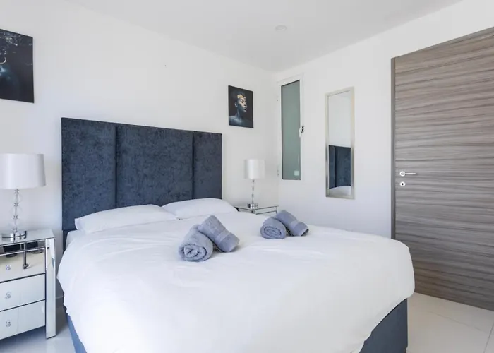 Bnbnova - Lovely Saint Julian With Terrace Appartement San Ġiljan