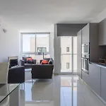 Bnbnova - Lovely Saint Julian 3br 2ba With Terrace 아파트 Saint Julian's
