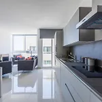 Bnbnova - Lovely Saint Julian 3br 2ba With Terrace 아파트 Saint Julian's