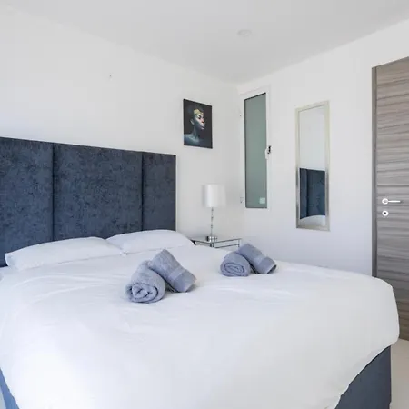 Bnbnova - Lovely Saint Julian 3br 2ba With Terrace شقة سانت جوليان