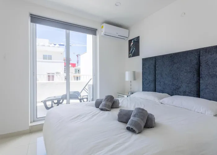 Bnbnova - Lovely Saint Julian With Terrace *