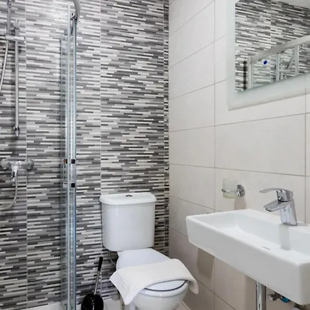 Bnbnova - Lovely Saint Julian 3br 2ba With Terrace 아파트